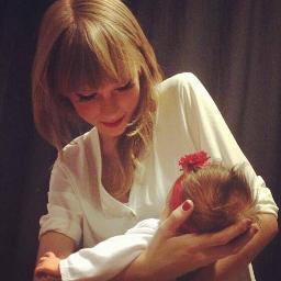 O seu sorriso sempre me fará sorrir.

-Taylor Swift ♥  *since: 13/12/2012