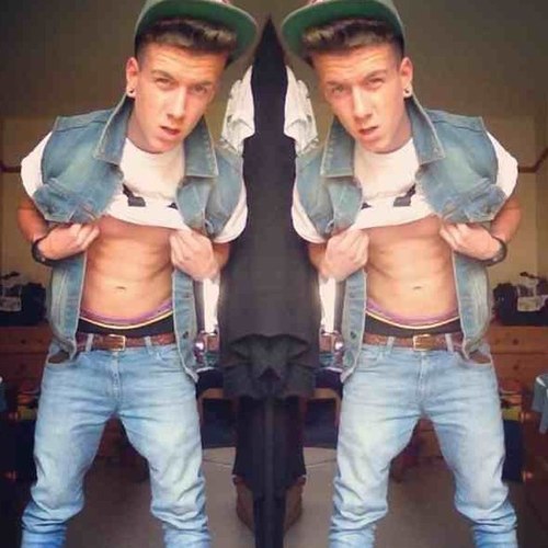 Im 18, an averge lad most of my tweets are about life and there quite depressing