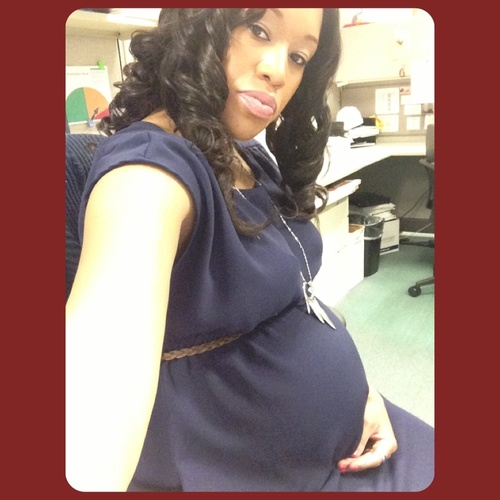 yvonneramsey's profile picture. livin my life mindin my fuckin business
and yes @pyramsey is my twin