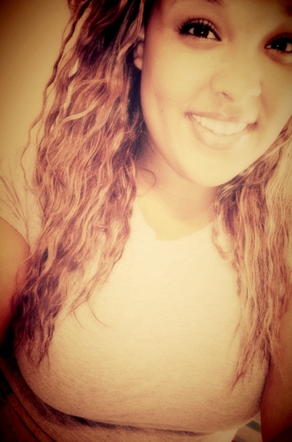 ForeverYouurs_'s profile picture. #Single  #TeamLightSkinned #TeamTreySongz #TeamIFollowBack #TeamFckYouuuuu #TeamMixed