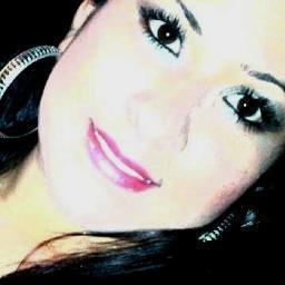 Comunicadora Social, Experta en animación de Fiestas, amante de la Música, Divertida y Apasionada.