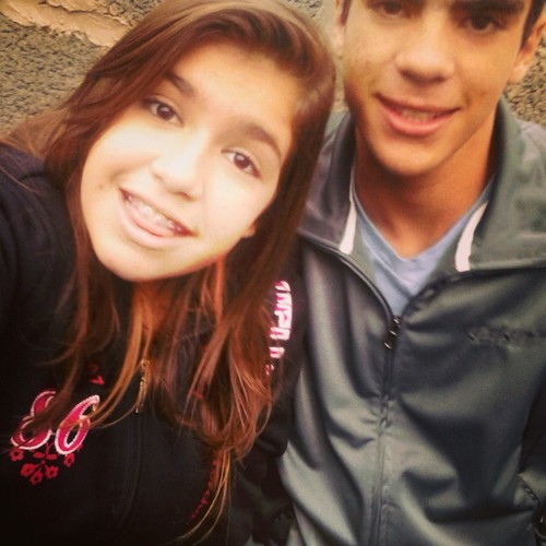 Sou chαtα, bipolαr, grossα, difícil, αntipαticα, mimαdα. Quer umα gαrotα perfeitα ? Comprα umα Bαrbie (y)