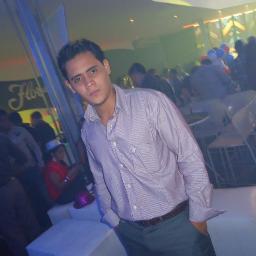 Salsa, Bachata, Hip-Hop, R&B n Real Madrid lover.