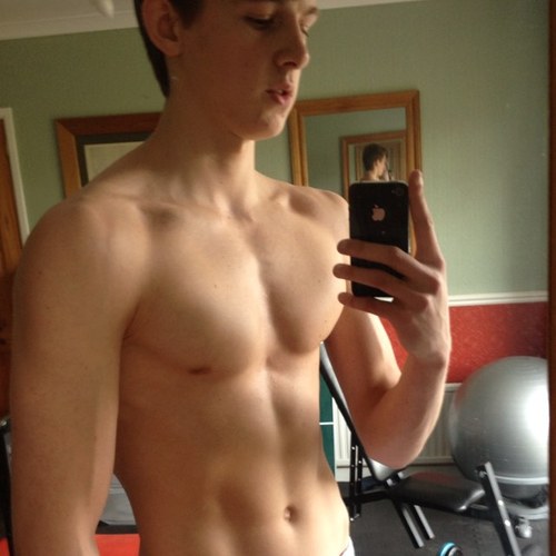 richardentwist1's profile picture. 