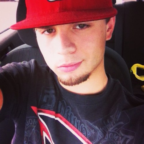 layinframe102's profile picture. 