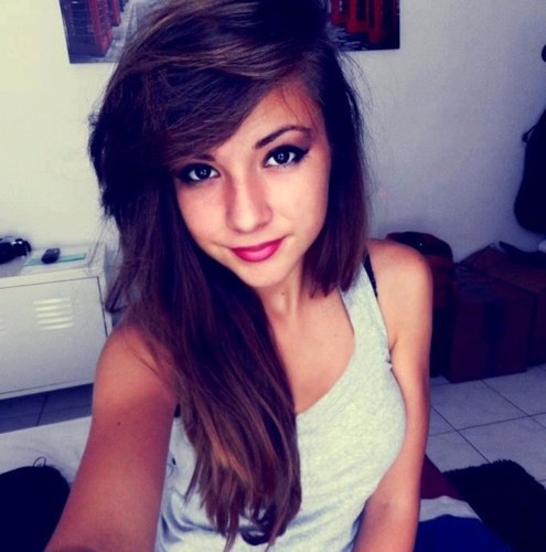 Moi c'est Serena, 17 ans. Je suis américaine. On ne se connait pas, mais je sais que tu m'aimes déjà. ♥ Follow back ou j'unfollow. ♥