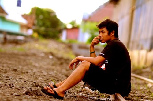saya tertarik dengan musik olahraga dan baca novel