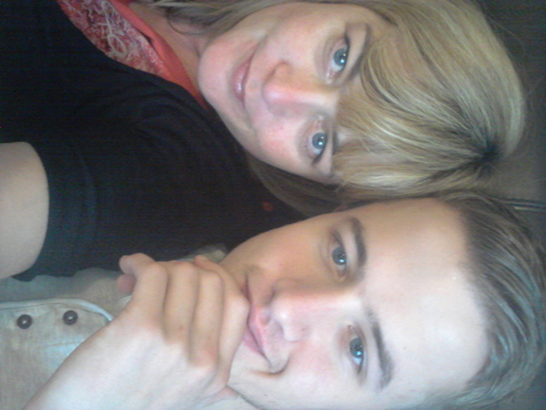 DebbieConroy1's profile picture. Trying Twitter to see if i like it