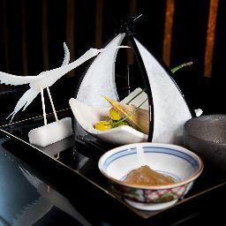 KaisekiYuzen's profile picture. Michelin one star 2022. Authentic Kaiseki Restaurant in Toronto, Canada. Operated by owner Chef Masaki Hashimoto and son Kei Hashimoto.