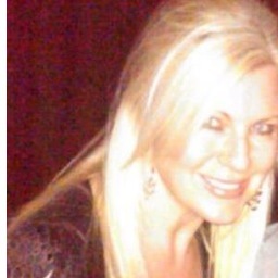 Funny Mom, Interior Designer, Chicago Sports Fan, Weatherholic, Politically Passionate, Heathy Cook, DancingQueen, Sushi Connoisseur who Travels in Style