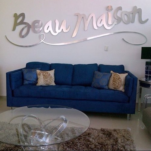 Somos una Agencia de decoración con estilo propio. La decoración para nosotros es mas que embellecer tu hogar, es bienestar, personalidad y distinción.