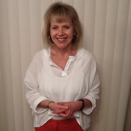 Helenmacn's profile picture. Teacher, Singer, Runner. That's about it.