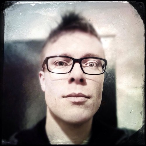 Cooking on Flames, Mixing with Vinyl,  Korg Hardware, Hipstamatic Pictures, @reverb_xt3 radio Dj, Afc AJAX