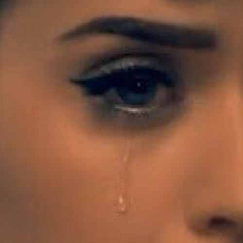 ورده سقيتها بماي عيني 
ذبلت وحرقت ضنيني …