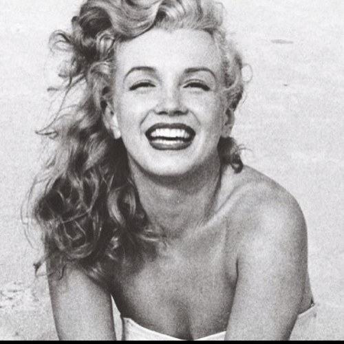 Live☀,Laugh :) ,Love❤ Don't know what to right here... xx