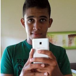 Otimista , Legal , Simpático , Ousado , Realista , Libriano , Corinthiano , Feliz ! 
Face: http://t.co/iGCFpRcVlP