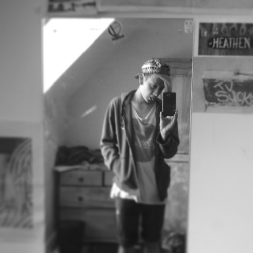 Willhudsonn's profile picture. Skate.Bake.Destroy.
 Crystal Castles.Slipknot.SLAYER.Decrepid.LazarusBlackstar.