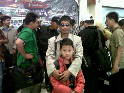 atangdenni's profile picture. Jdkanlh hdup ini bgaikan lilin, dia rela hancur tp mampu menerangi di dalam k'gelapan