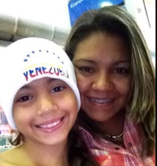 Hay un camino//esposa, madre,buena amiga, lic. administracion de empresas,fans de bmx, fans de mis hijos que lo practican. fanatica de strike force, NBA.