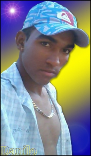 modelo internacional
 ator e compositor
amo viver a vida.