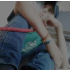 só tem duas coisas imptantes pra mim ; Minha familia e meu amor @_maayaaara ! o resto neguim Foda-se -'-