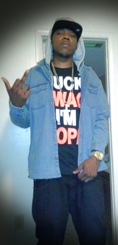 GucciDeGwap3x's profile picture. 3Timezzz , #R.N.G #ImStrait , #Money Gang, #DaOneDeyLove2Hate, #FollowMeOnDisJourney&EnjoyDaRide...IM ON!!