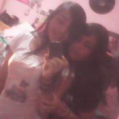 Soy feliz de tener a mis mejores amigas las amo chicas y soy directioner AMO A MI FAMILIA  y AMO A LOS ANIMALES......