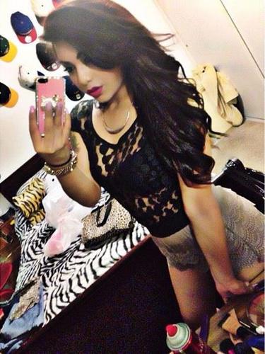 name is nicole^.^!!!!!....follow me!!! amd ill return tha favor c:
