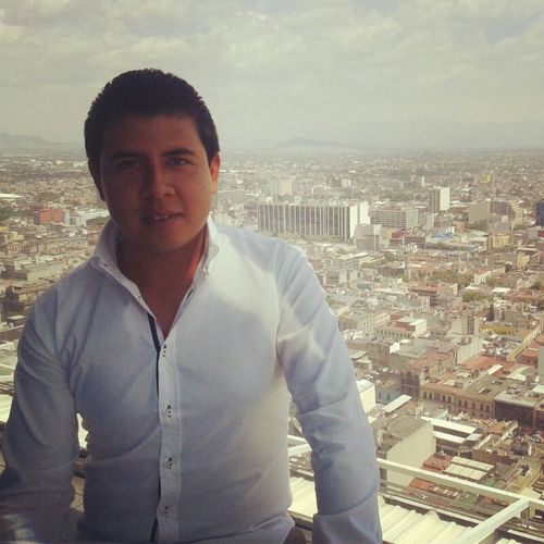 Estudiante De Derecho, Comprometido Y Entregado Con Las Personas Que Lo Necesiten