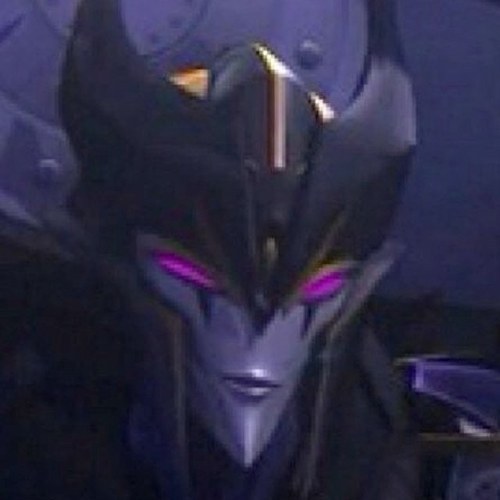 A rogue, I don't work for the decepticons anymore.....defininetly not joining the autobots, also I collect species from other planets