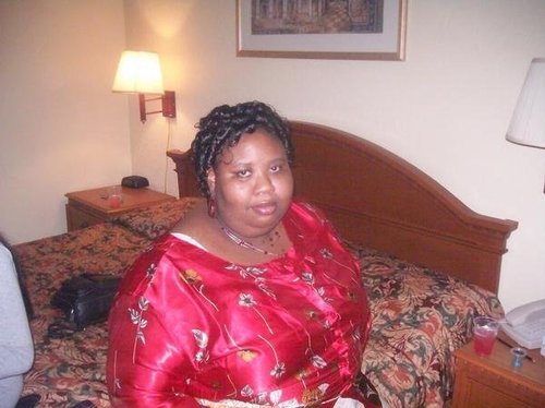Ima 31 yr old lesbian dat is a laid bak person very open minded..love 2 have fun..just tryna find sum new besides Facebook and doing absolutely nun...and