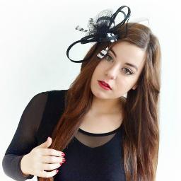 Fashion is a way to discover yourself and inspire others. That's the reason why I write in a blog.