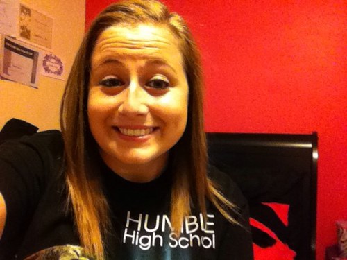 #Belieber #Mahomie #Directioner ; Young , Educated & Beautiful ; 18 -- 10/26/94 ; 2013 graduate from Humble High :)