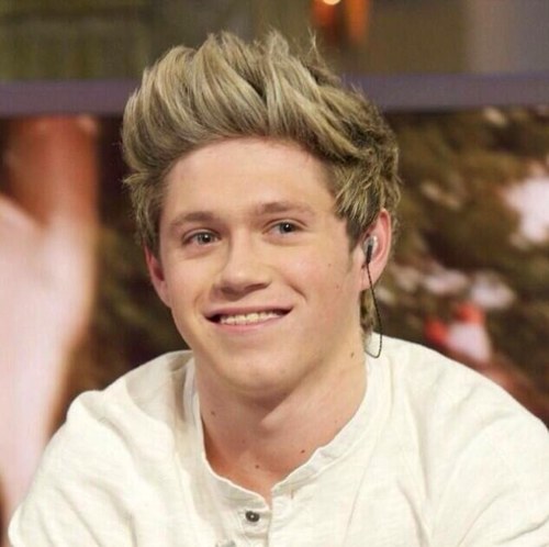 I HAVE 1/5 ON MY OTHER ACCOUNT, GO FOLLOW ME THERE AND ILL HELP YOU GET A FOLLOW TOO! :) @ratanouis @ratanouis @ratanouis