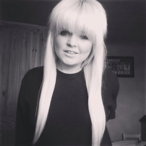 16 years old; Follow me & i Promise ill follow back(: i love my DaiseyD lots! (: