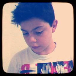 Se vc me seguir eu agradeço.. :D Obs: Sigo de volta -'