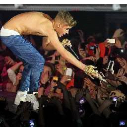 we love JB ! This account was made for him! He was our first follower! We are @_shaddup and @IngaOfficial ! Justin Bieber follow this account. #NSN