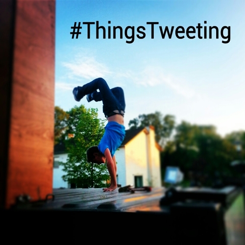 Just tweeting tweets ! Click the white button, it'll become blue!