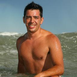 Técnico informático de YPF y Compublack - Jugador apasionado de Los Teros R.C. - Hincha de River - Me gusta mas hacer que decir.