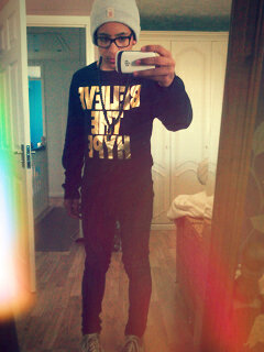 I am a Musician/Singer Song writer loves to play music......Loves BMXing and his mates.....