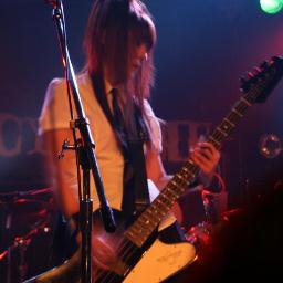 birdyukarin's profile picture. GLAMOUR BEE というバンドのベースです。 Gibson thunderbirdⅣ &'76 RIPPER bass GLAMOUR BEE → https://t.co/gunligSAl9