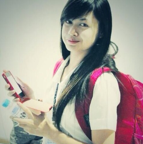 HazelNuttela's profile picture. 19 | Happy & Contended :) | New Twitter account & deactivated the old one ✌Wechat: HazelNuttela