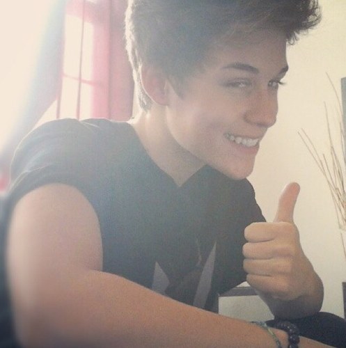 My goal is to make you smile. || THGRP- Single RP||