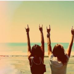 laurast45619452's profile picture. hi i'm laura + i'm a Directioner