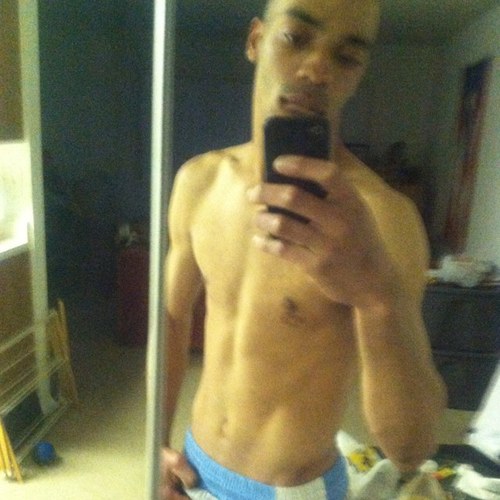 Im real dont play with fakes or lames and im bout dis money. Dont cross me cuz it wont be pretty...