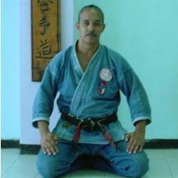 Maestro de KARATE fundador de la Escuela de Karate CHANTEKAN