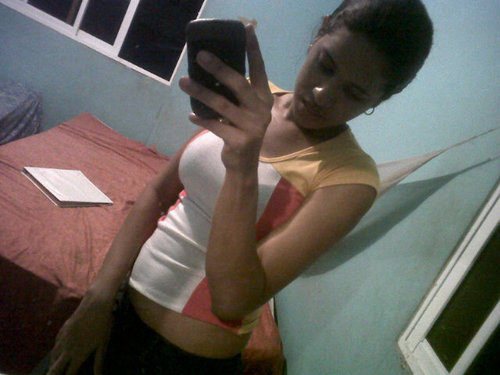 Soy una persona bn simpatica, no le gusta hacer lo mal hecho ♥