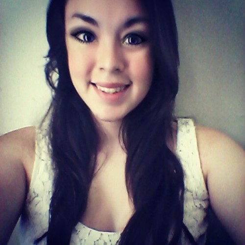 001_Mendez's profile picture. vegetarian.  active duty army. cryptologic linguist..