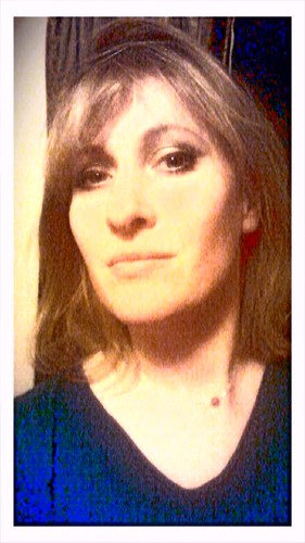 I am an artist who is making the world a more delicious place one sparkle at a time. Prepare for massive joy!