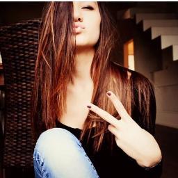 Me llamo Sara, pero puedes llamarme Poetisa (: